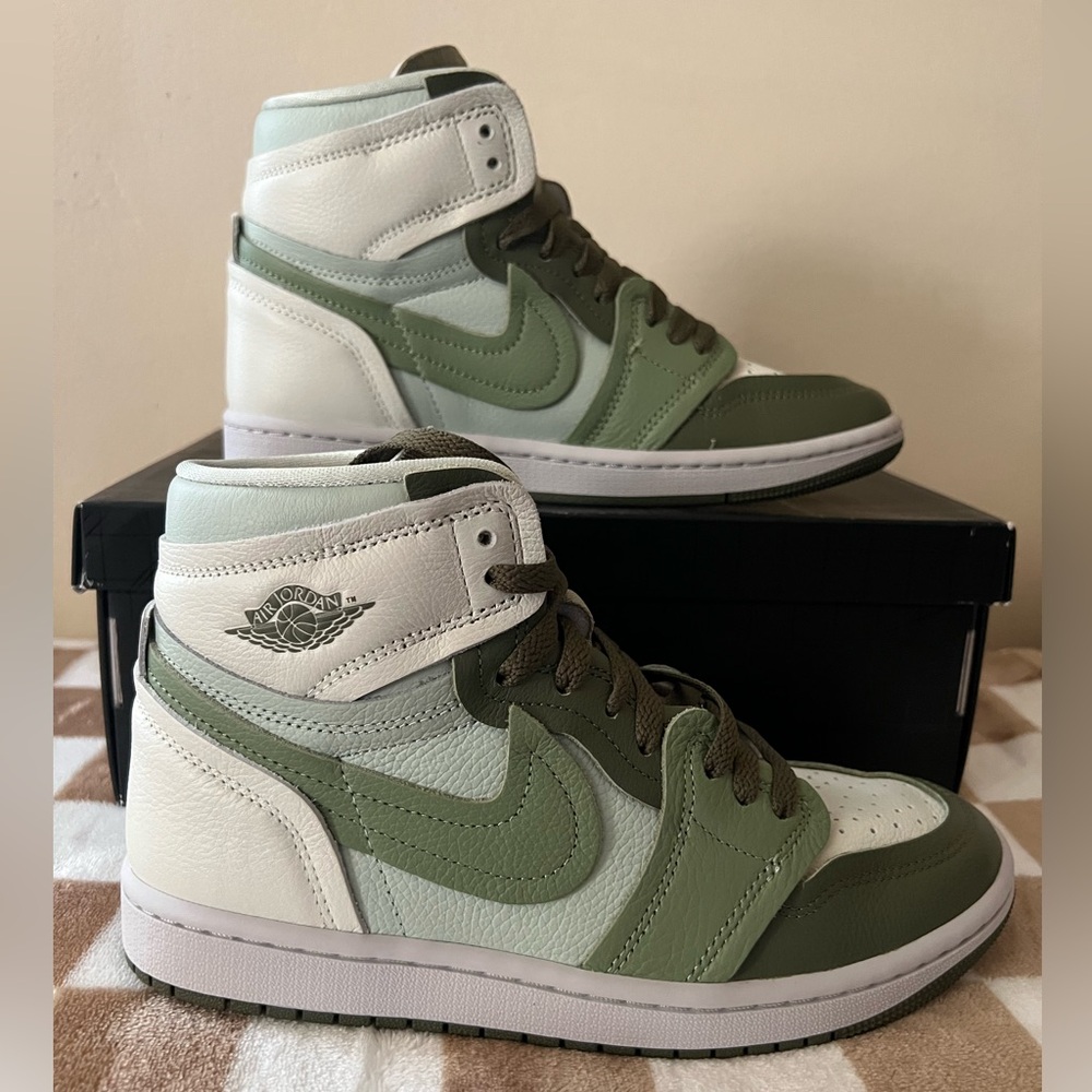 Nike Jordan AJ1 High Sneakers "Method of Make” HFB9891 201 Women’s Size 7 BNIB